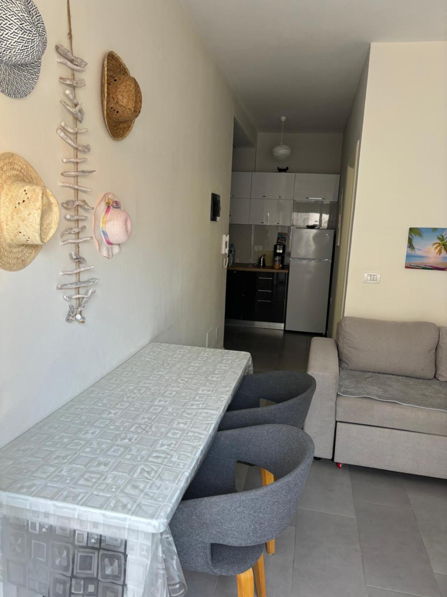 Apartament Kris In Durres Plazh Екстер'єр фото